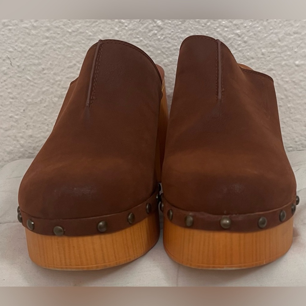 Girl MIA Angela Cog Brus Suede Studded Clogs size 10M Brown
